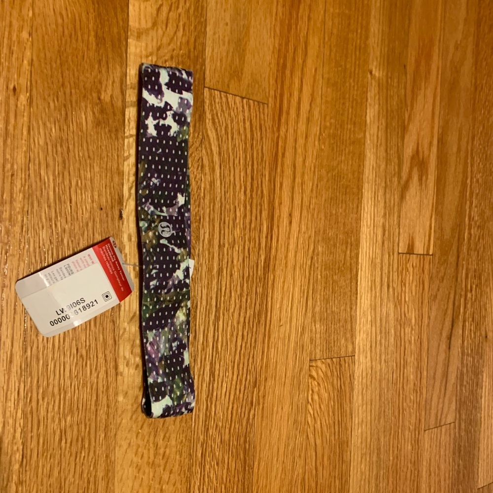 NWT patterned lululemon headband